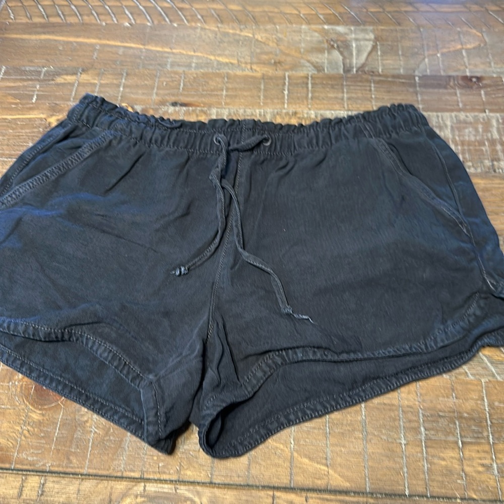 American Eagle elastic waist loose fit shorts